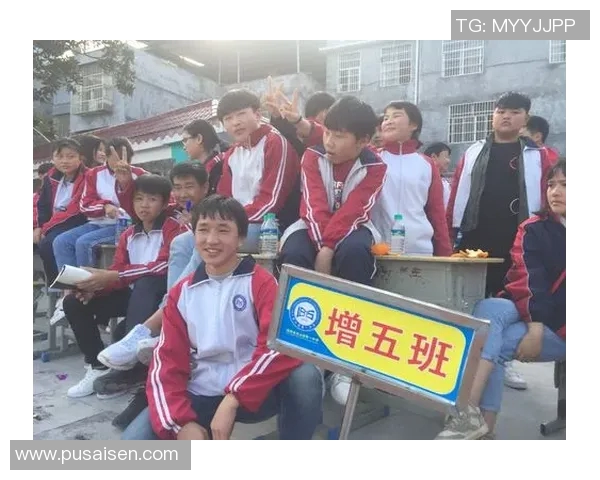 足球明星剪影艺术作品欣赏与精彩瞬间回顾全景展示 足球明星剪影艺术作品欣赏与精彩瞬间回顾全景展示