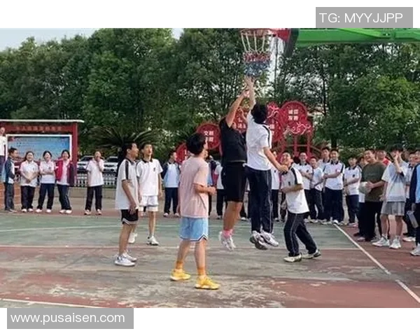 篮球明星对决赛场上的荣耀与挑战展现运动精神与团队合作的魅力